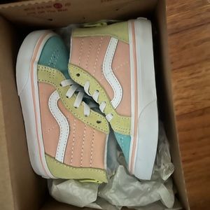 8C vans comes with box